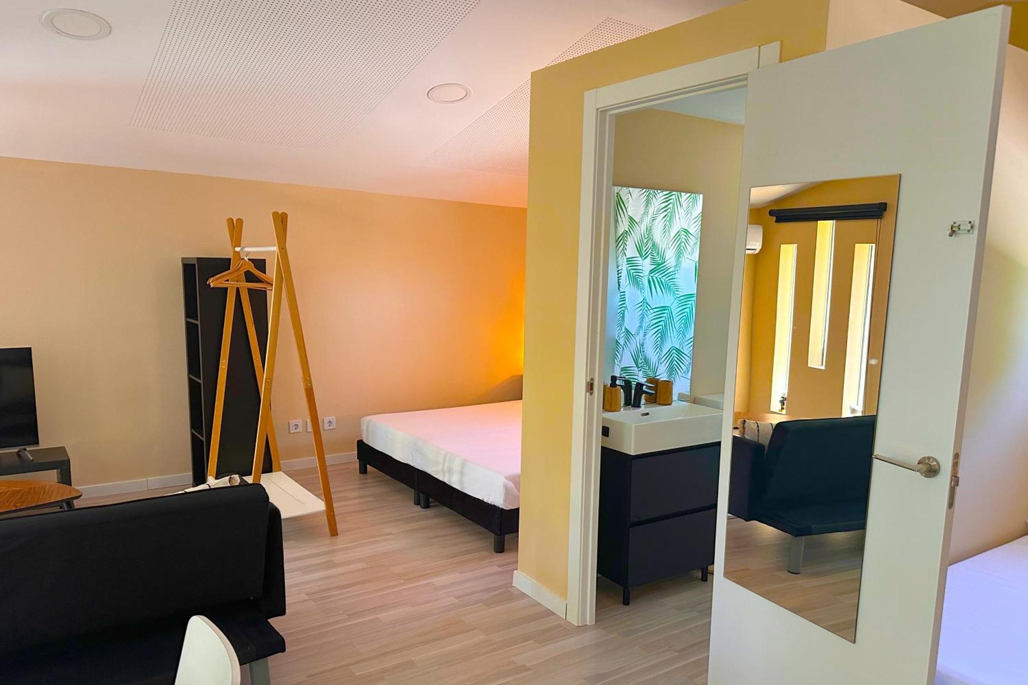 Fee4Me Cabin With Pool And Garden 산마틴데라베가 외부 사진